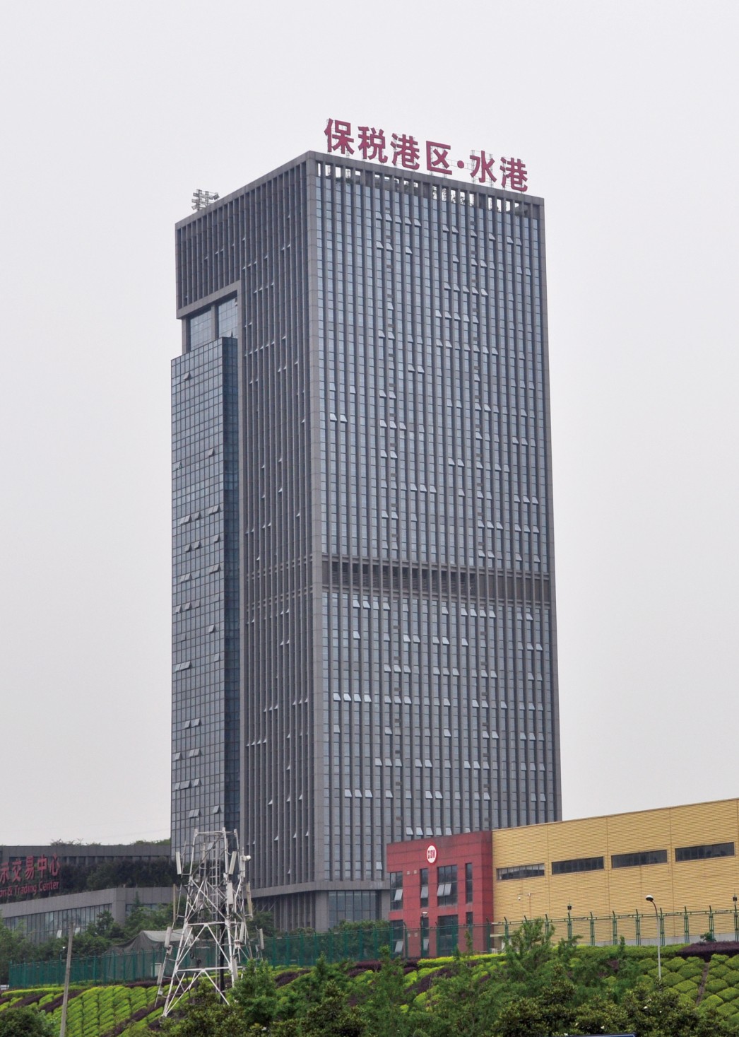重庆保税区办公楼---14000平方--铝单板.jpg